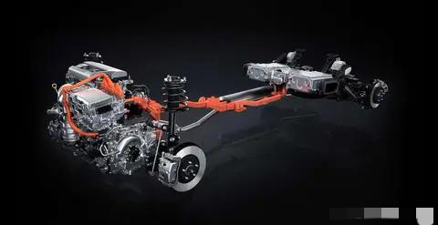 丰田这次是懵了吗？推出第六代混动技术后，竟然增加了电池容量，纯电续航里程可以达到100公里。