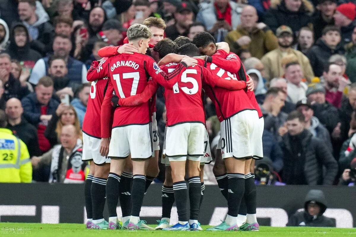 意大利罪人托纳利，摇身一变英超战术棋子，牵动曼联曼城中场大变脸！