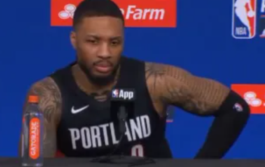 全明星三分大赛刚刚结束，达米安-利拉德决赛得到29分再度成为三分大赛冠军。
赛后