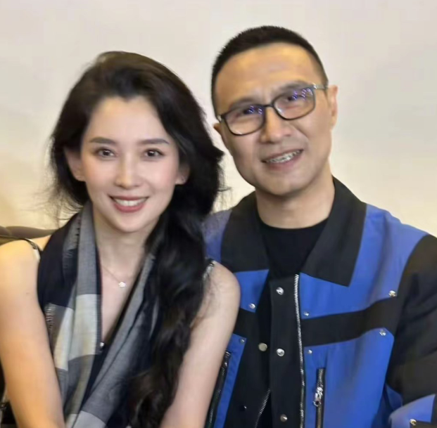 汪峰冲上热搜口碑暴涨
​​不是因为森林北，也不是因为章子怡，
而是因为他的前任葛