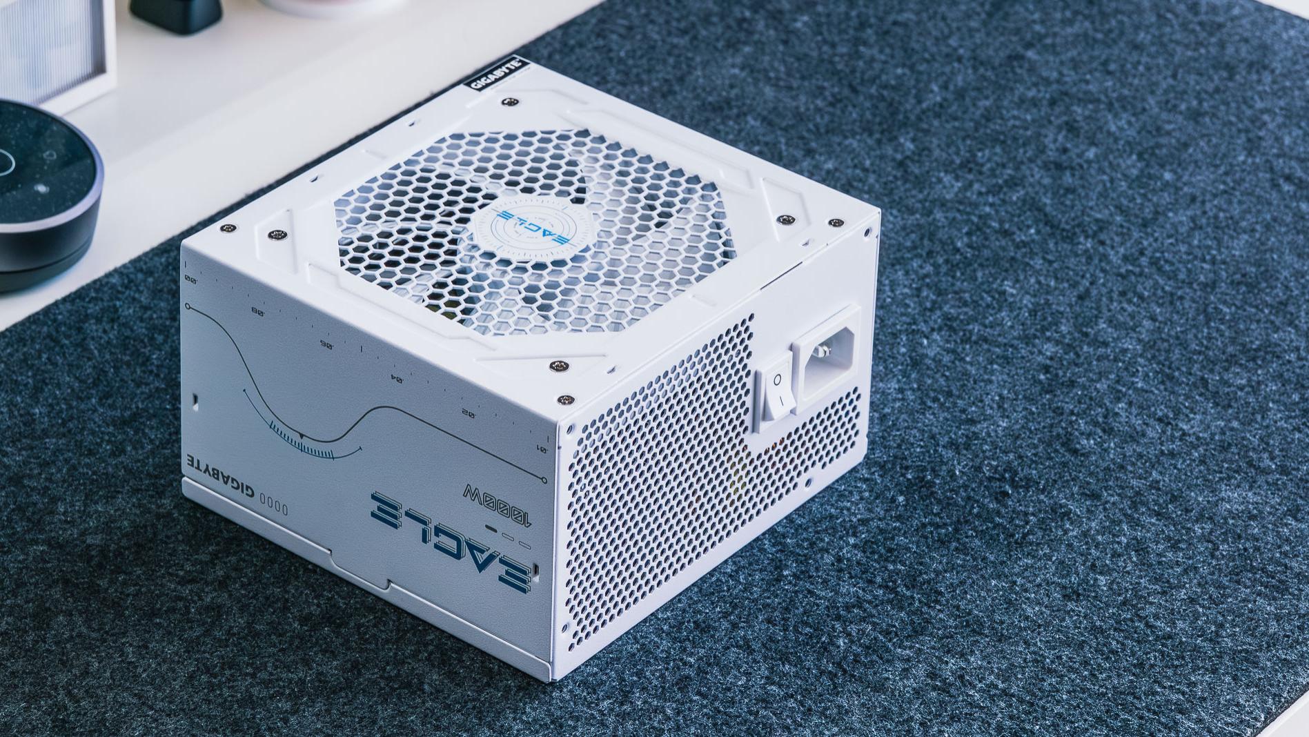 当板卡大厂认真做电源：技嘉冰猎鹰白金1000PG5 ICE装机实录