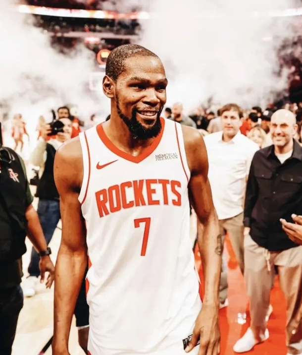 本赛季交易来杜兰特，这张牌见效了吗？

杜兰特与火箭问题的关系：放大矛盾、适配错