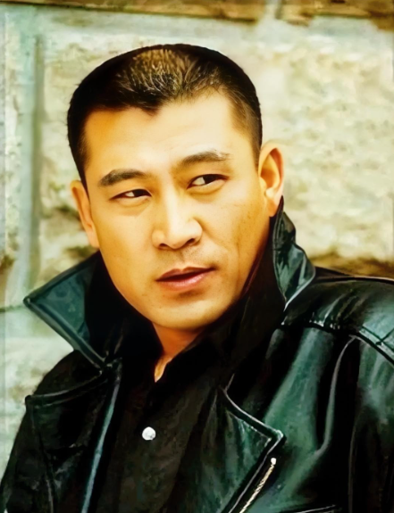 大家还记得这位男演员吗？
他今年63岁，土生土长的陕西人