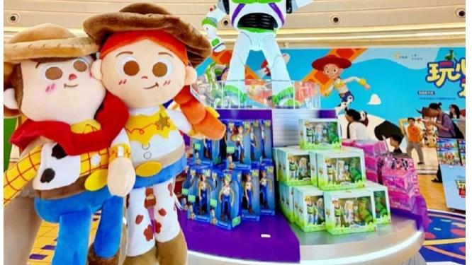 比奇堡、小黄人、胡迪……上海快闪“童年杀”已就位！