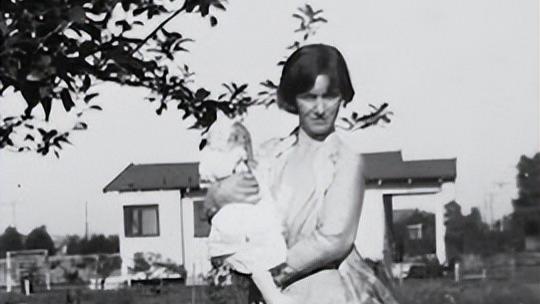 被骗婚、酗酒、精神失常，玛丽莲·梦露与母亲、祖母三代相似的悲剧人生