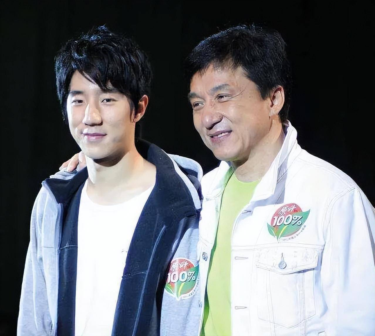 成龙是永远不会和房祖名疏远的，原因很简单，不是因为他多有名多有钱，而是因为他心里