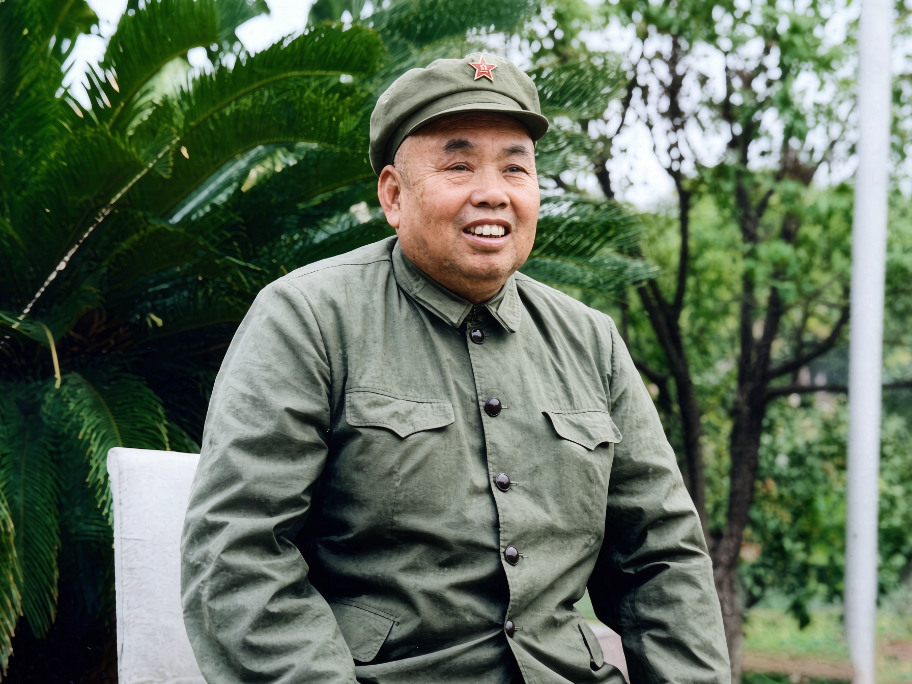 许世友要毙亲叔叔，老母亲扑通跪下，他最终把枪收了