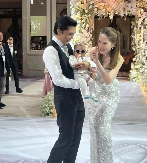 邱泽许玮甯俩之前好像拍过一部电影，当时我看的时候就觉得他们好有夫妻相啊，后来没过