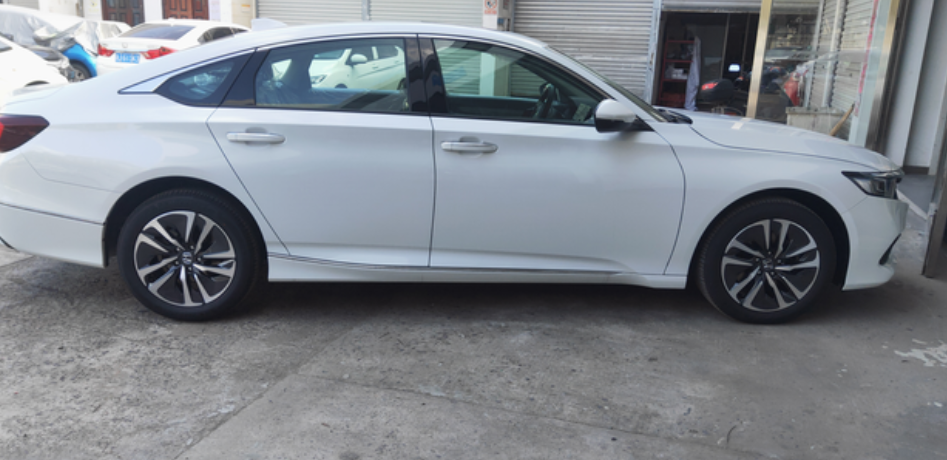 今天提车2022版混动锐领，混动车真的舒服，没有顿挫感。