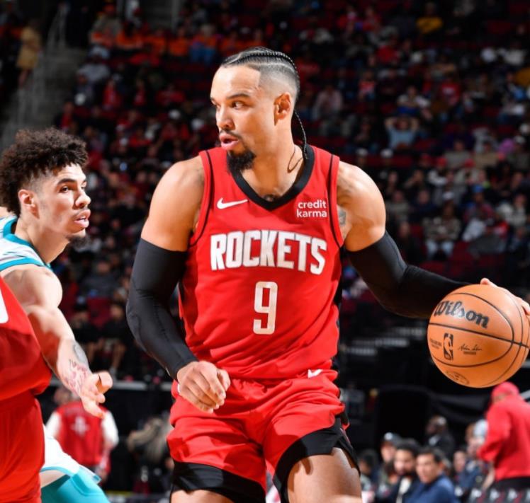 太阳队的前锋狄龙·布鲁克斯砍下了40分，带队战胜底特律活塞队。比赛之后，狄龙·布