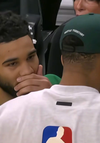 太想字母来绿军了，不知道他两嘀咕什么呢

看到字母这几年碌碌无为，挺心疼的，换个