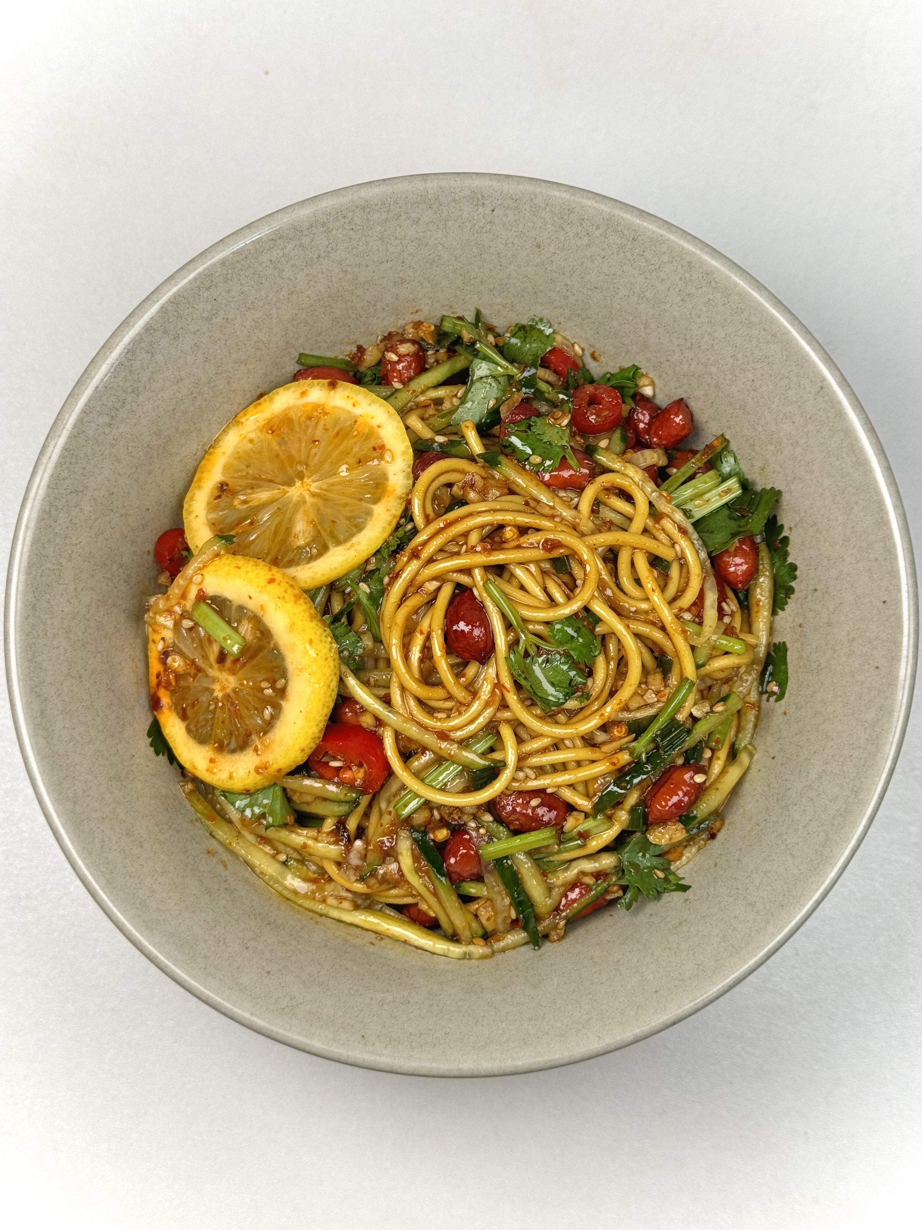 下班5分钟搞定柠檬雪碧拌面🍋清爽解腻巨开胃
家人们谁懂啊😭 下班累到不想开火