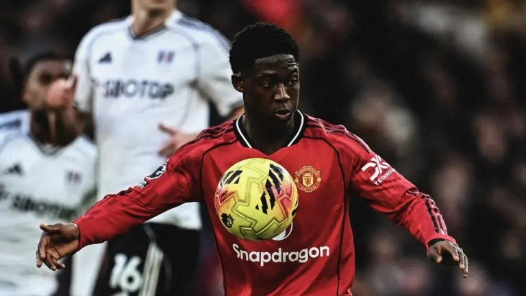 青年才俊！曼联已把他定位卡塞米罗头号接班人