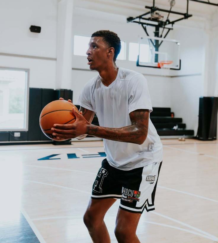 火箭队先是输给了开拓者队两场，又输给了国王队。下一场比赛，火箭队将在一天之后回到