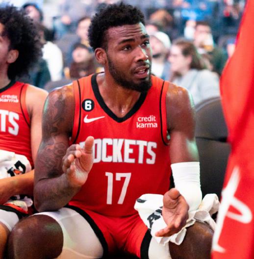 前NBA球员尼克杨在谈到火箭队和他们的前锋伊森的时候表示，火箭队现在真的不应该重