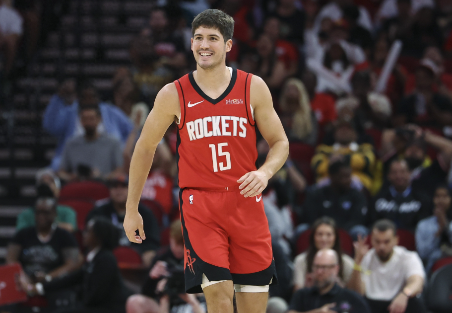 季后赛谢泼德还能首发吗？

有点担心，谢泼德首发会被针对，球球点名，打到生活不能