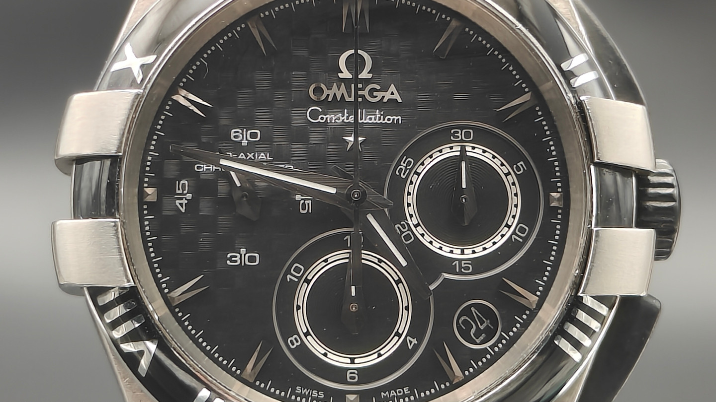 欧米茄星座钛金属机械表，经典黑盘低调奢华