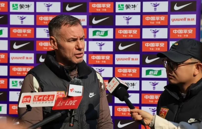 小组赛两连胜锁定小组出线名额之后，中国女足主教练米利西奇需要做选择题了，那就是最