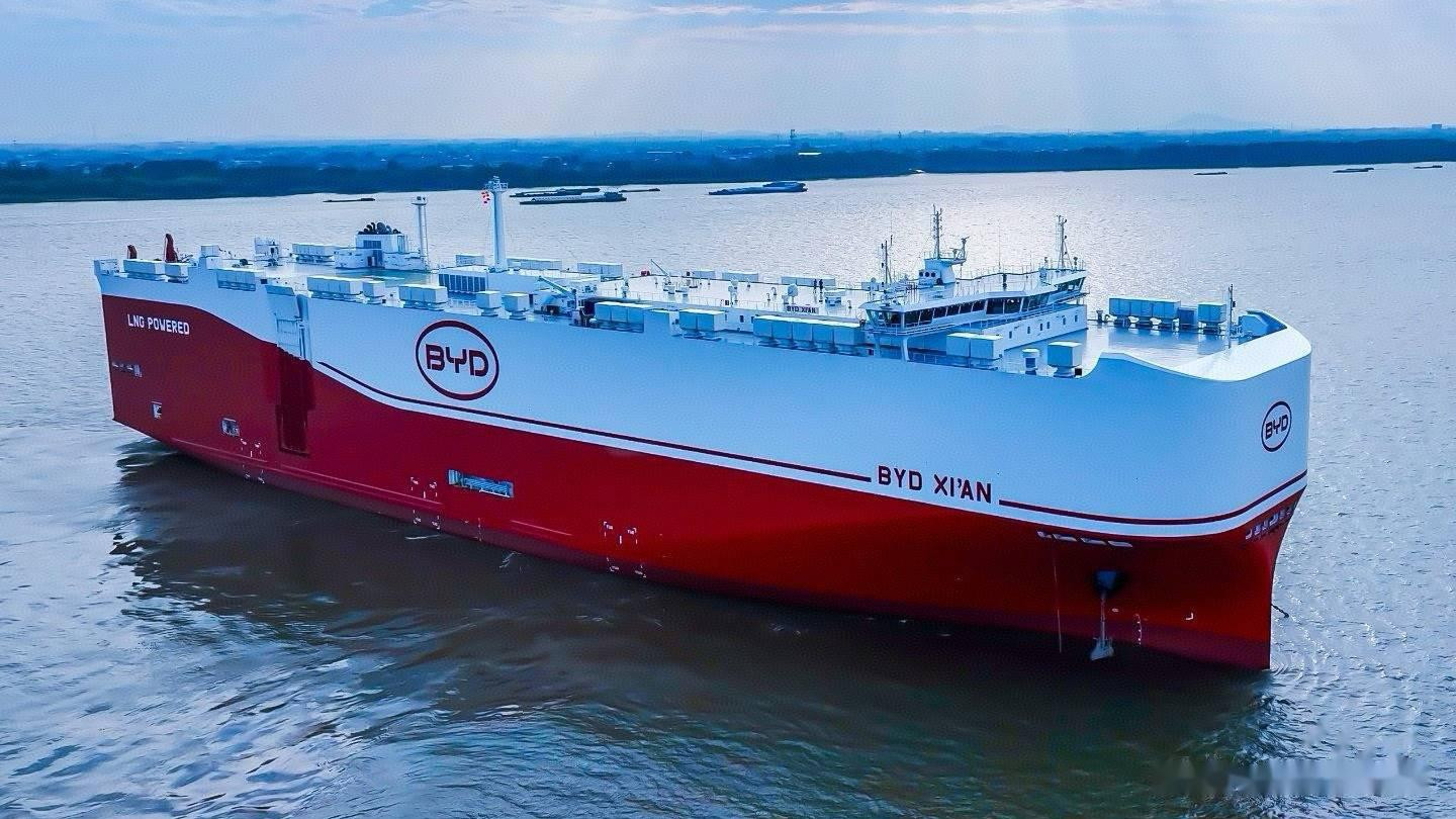 稳坐榜首，继续领跑，比亚迪1月份卖出210051辆新能源汽车！