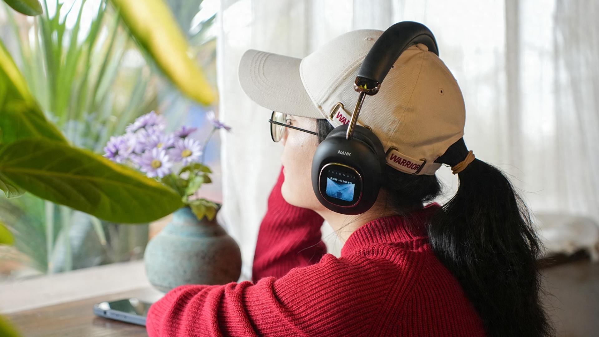 头戴耳机新卷王！南卡Show可拆卸灵动屏，交互体验直接拉满