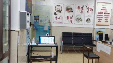 从祖辈行医到他这一代：邓辉见中医世家的坚守，藏在一诊一方里