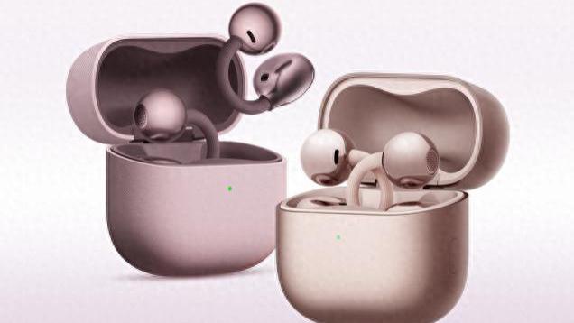 华为FreeClip 2 耳夹耳机新色联手周大福打造黄金配饰，这波跨界赢在大气层！