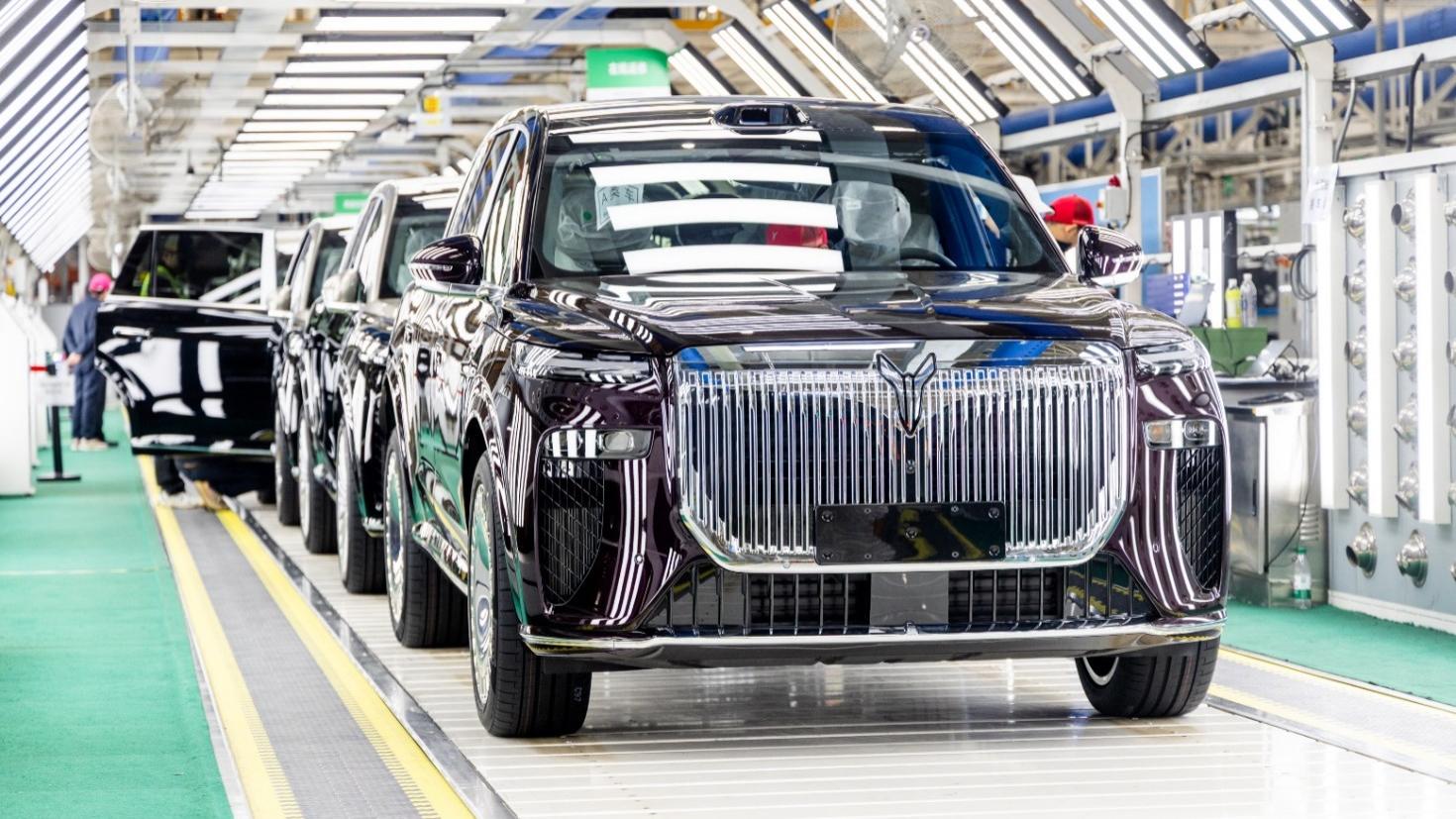 中国高端新能源品牌里程碑！岚图汽车预计3月19日在香港联交所挂牌