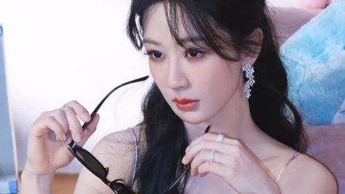 没人敢深挖的真相！杨紫退出综艺的背后：流量狂欢，终是一场泡沫