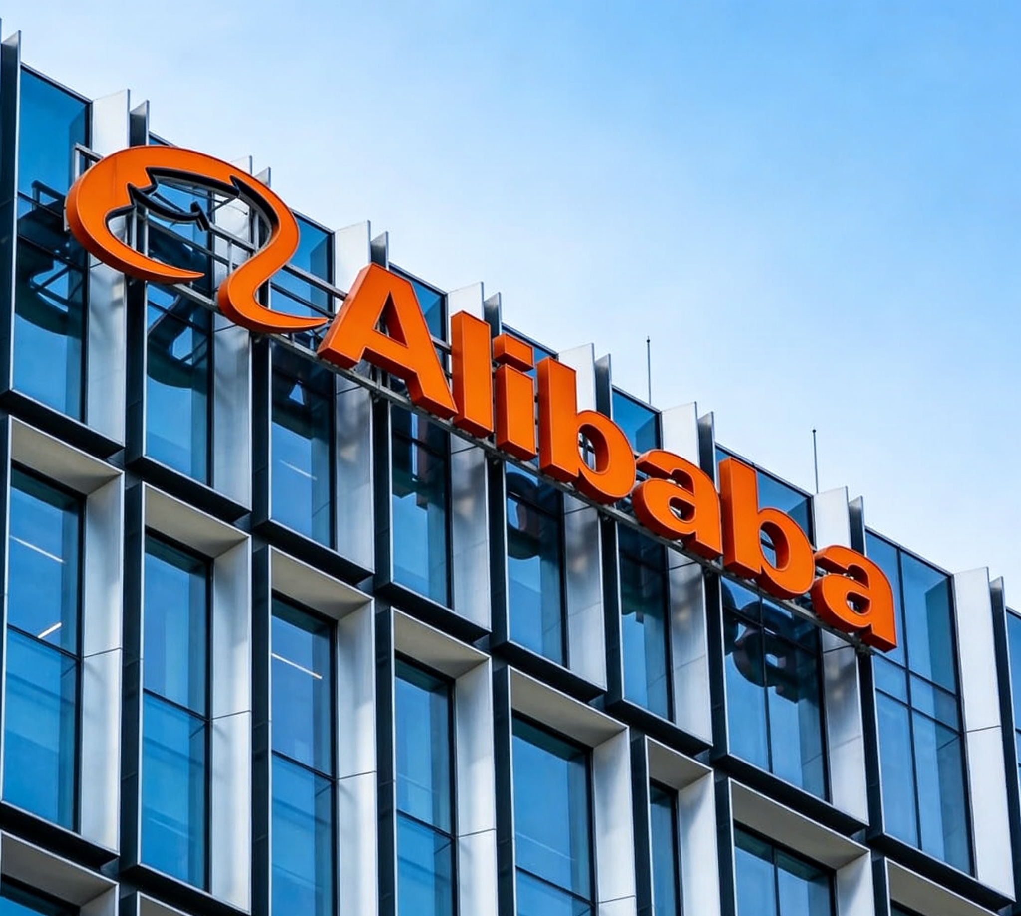 阿里巴巴狂砸千问冲顶AI：阿里仰仗两大基石，一个守财，一个造未来！