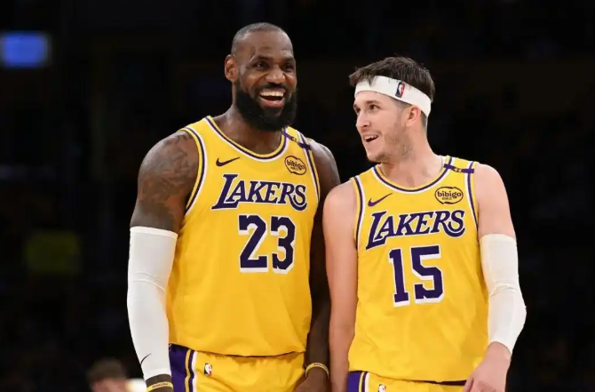 NBA常规赛湖人VS掘金，今天里弗斯丢了多少分，你们可以自己去看，对面球球点他，