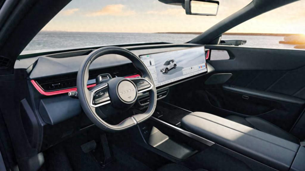 马自达EZ-60首次智能化升级正式开启，裸眼3D HUD行业首发“3D立牌指引”！