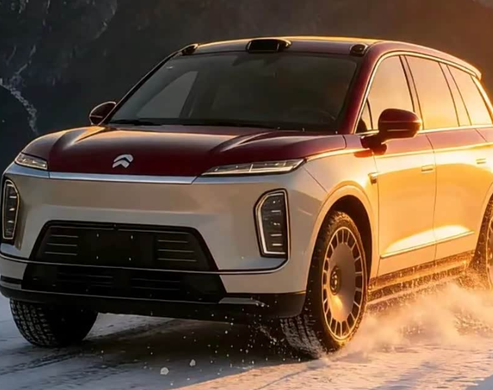 ES9有多少人感兴趣，估计车位小点的停不下
看了下和ES8的对比，车身真的是又大