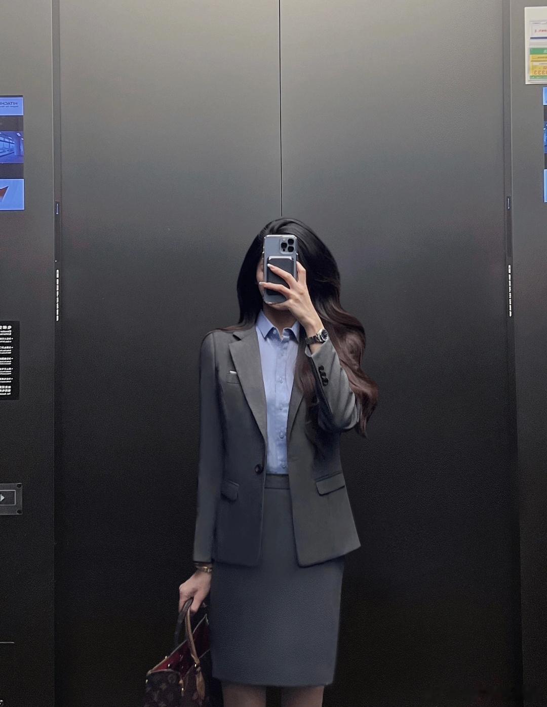 我估计也只有我上班敢穿短裙了吧