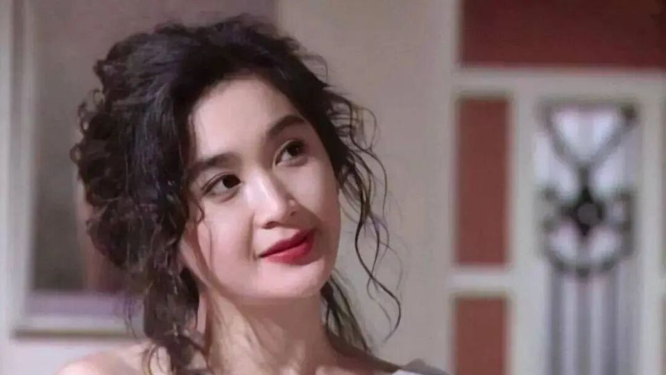 59岁温碧霞近况曝光！嫁入豪门25年未生育，却被丈夫宠成一辈子的公主