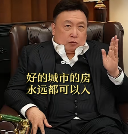 王晶是著名导演和演员经常还担任制片人和监制
闯荡影视圈这些年，赚了不少钱！
对于