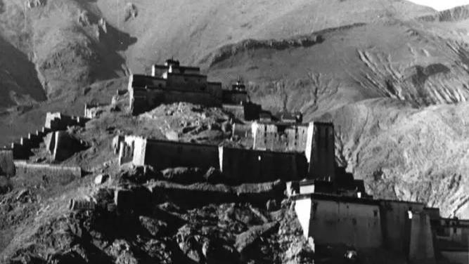 英国为建立东方殖民体系进犯西藏，当地军民用落后武器保卫江孜