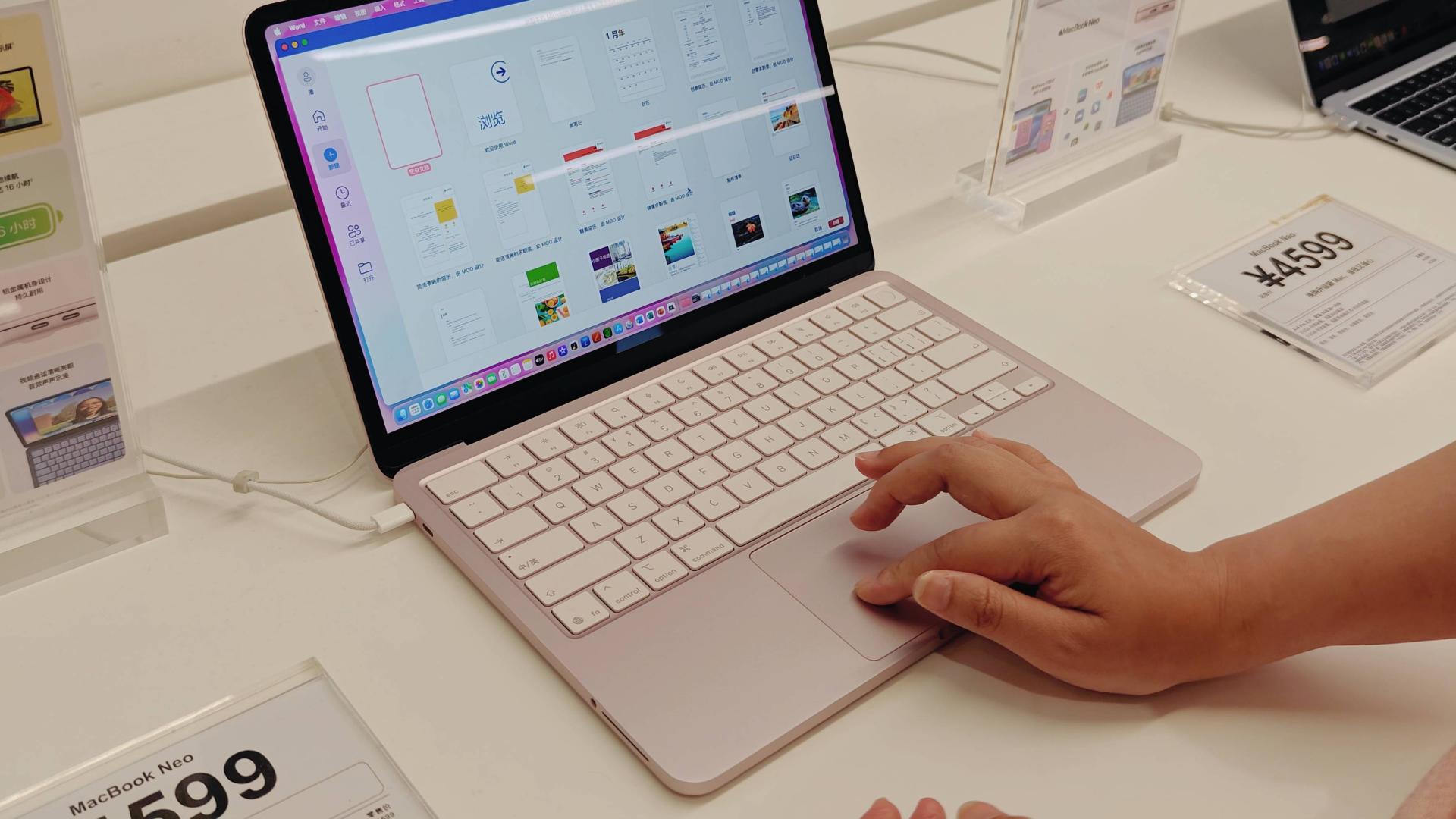 摸过MacBook Neo真机后，5K买个“减配”智商税真的合适吗？