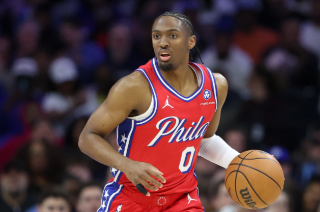 马克西我最忍不了的一点，怎么打球节奏能那么垃圾啊

为什么别人的后卫一过挡拆，咱