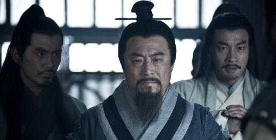 鸿门宴上，项羽的叔叔项伯为啥要帮外人？