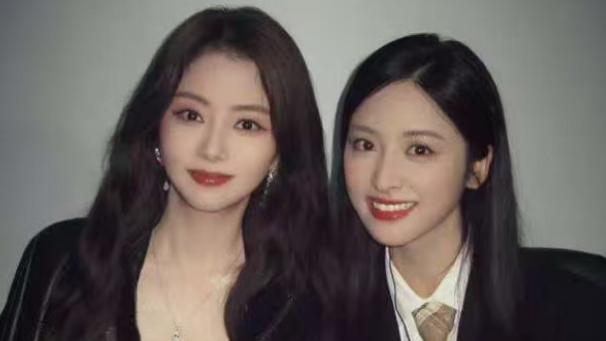 谭松韵沈月姐妹情深：一句“我来分担”戳中无数人泪点