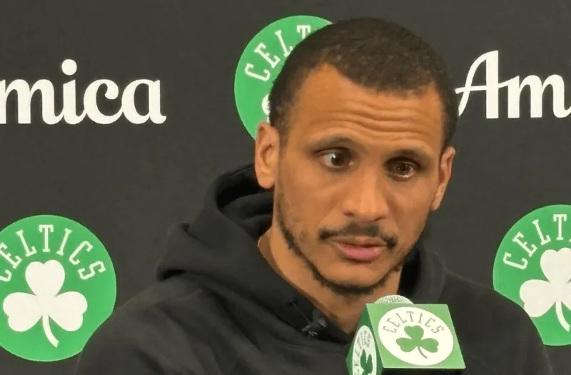 NBA常规赛，凯尔特人主场113-102战胜黄蜂。

赛后，凯尔特人主教练乔-马