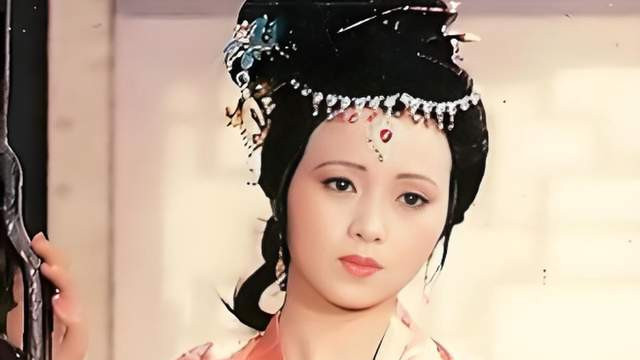 秦可卿和贾珍的关系真相如何？她临终前托梦王熙凤的话，细思极恐