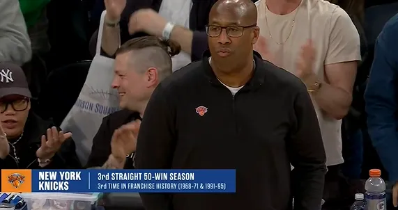 NBA常规赛尼克斯主场对阵公牛的比赛已经结束。全场战罢，尼克斯以136-96战胜