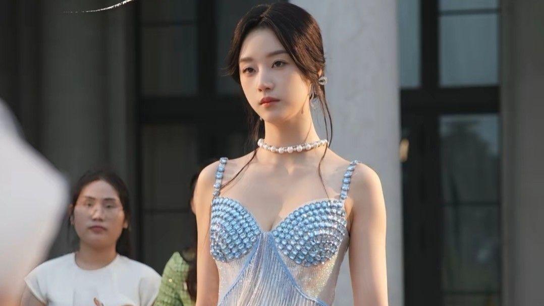 当短剧女演员真实颜值曝光，离开滤镜后判若两人