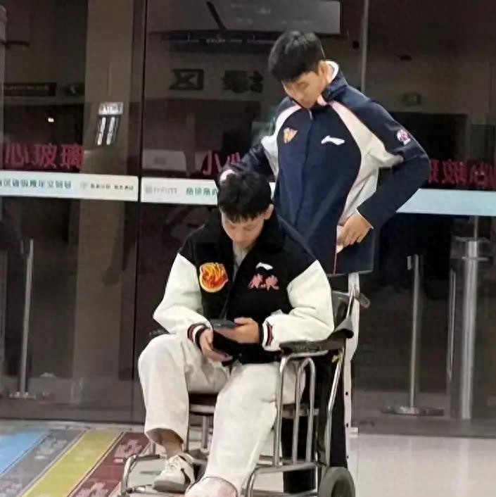 陈海涛怒斥迪亚洛 杜锋邀约激战 两队内线硬碰硬 折损四将惨胜