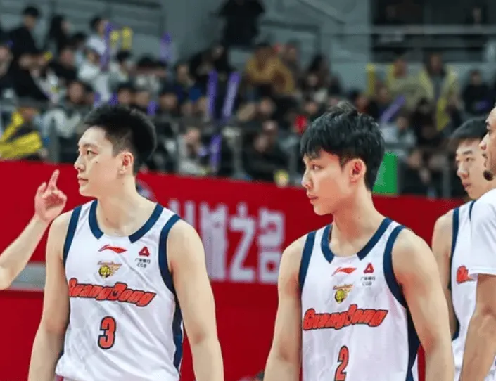 CBA常规赛，广东93-51战胜四川。

广东球员徐杰出战25分钟，投篮10中3