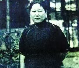 施剑翘替父报仇，军阀头子孙传芳佛堂毙命