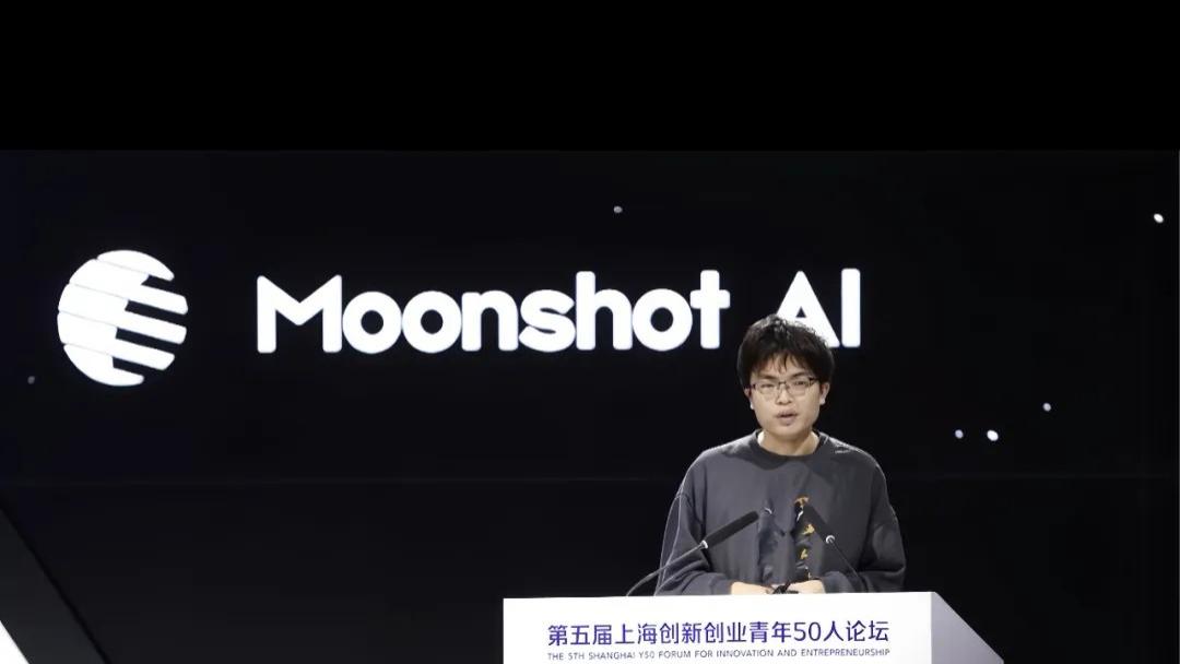 黄仁勋预言成真：芯片禁令三年后，中国AI杀出四条路