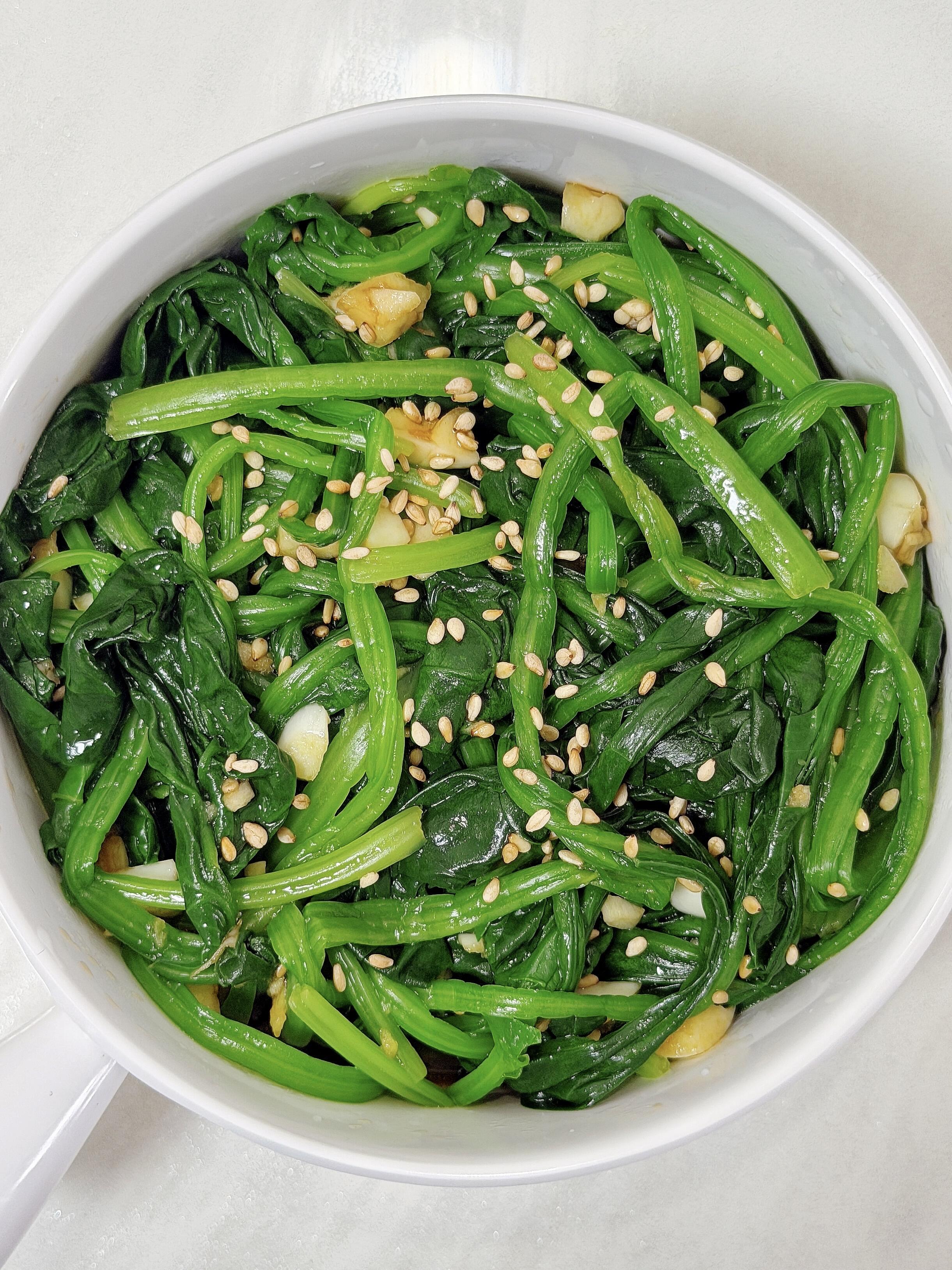 家常减脂餐｜凉拌菠菜🔥脆到爆汁，低卡无负担，小白零翻车
减脂期的宝子们集合啦✨