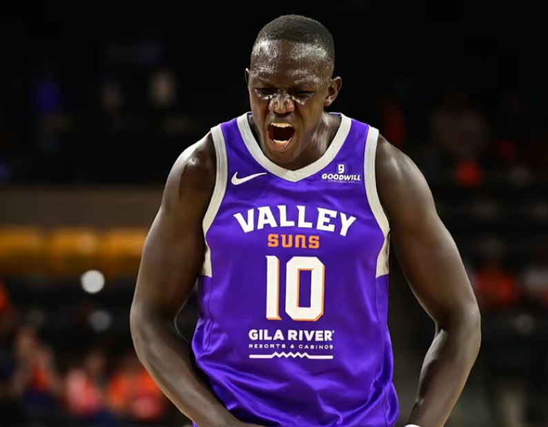 马鲁进步挺快啊

真挺惊喜的，赛季初还手足无措，现在临危受命打得有板有眼的，除了